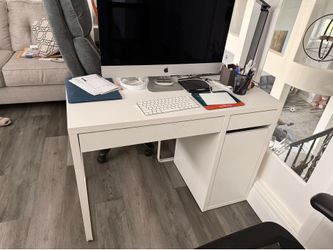 Computer table