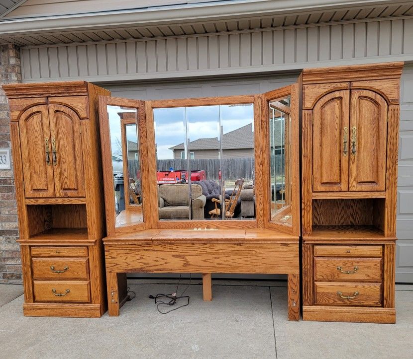Vintage Michael Howard Queen Size Bed Frame Or Entertainment Center
