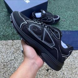 Triple black Dior b30s good quality
