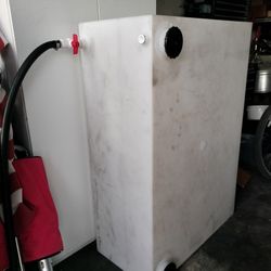 100 Gallon Low Profile Water Tank