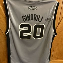 Spurs Ginobili Signed Jersey  Size Women’s XL