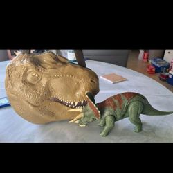 Mattel Jurassic World Dino Rivals Dual Attack Triceratops Dinosaur 2021/ CASE
