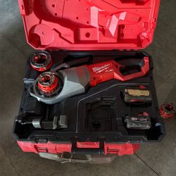 Milwaukee M18 FUEL Pipe Threader