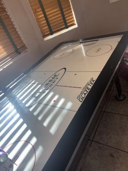 Air Hockey Table