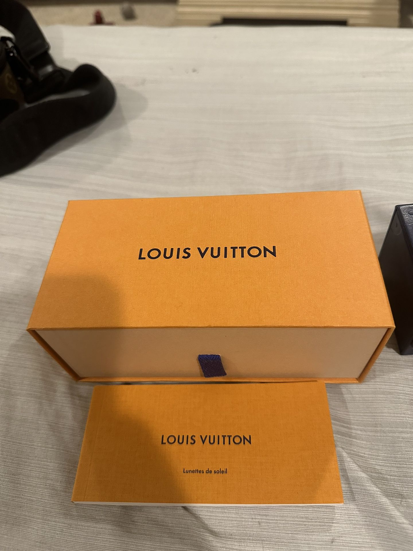 Louis Vuitton Waimea Round Sunglasses for Sale in Lathrup Village, MI -  OfferUp