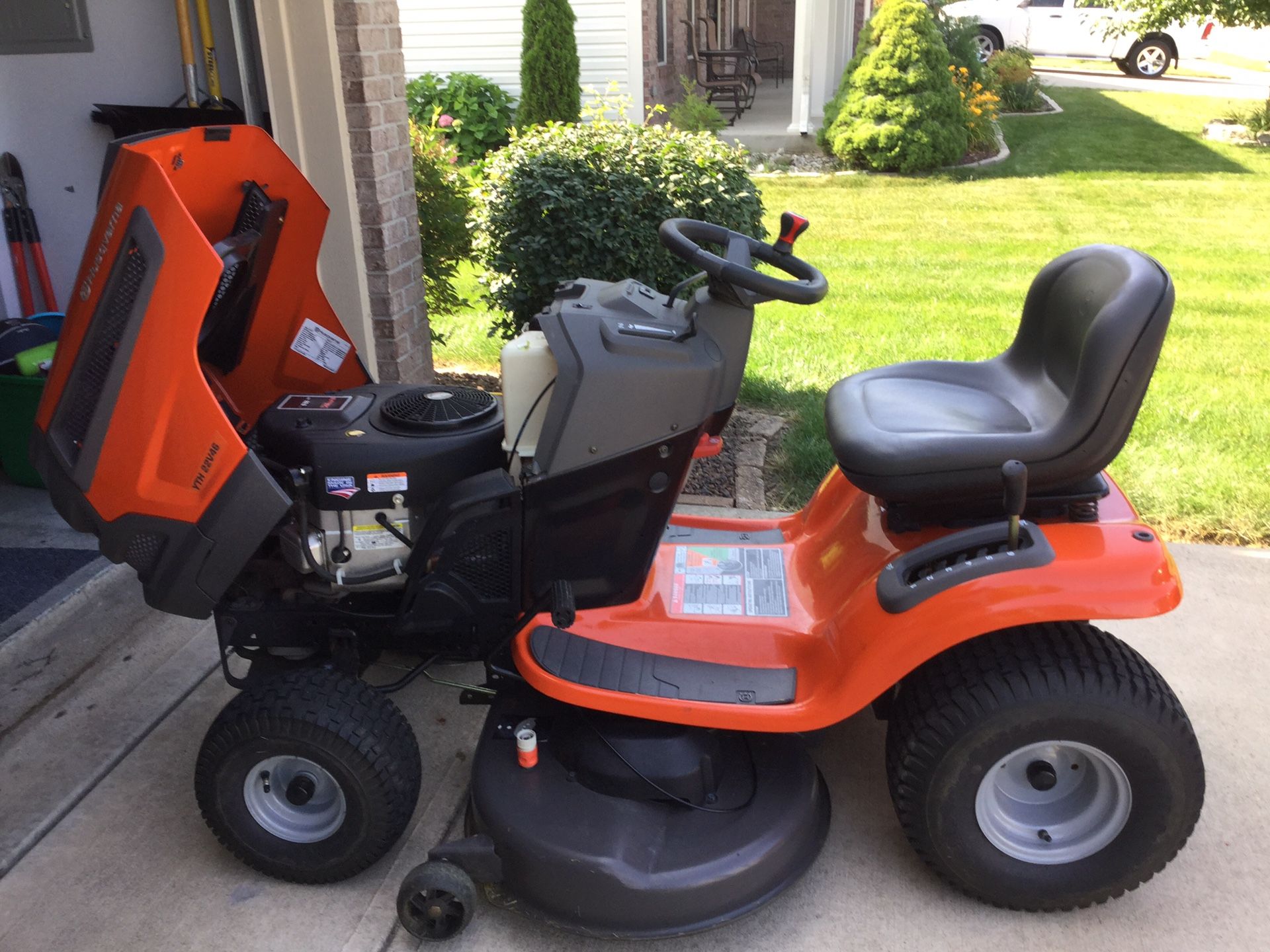 Husqvarna riding mower. for Sale in Plainfield, IN OfferUp