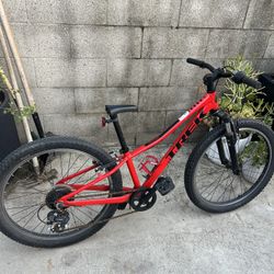Teen Boys Trek Bike