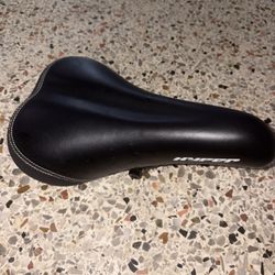 HYPER Padded Bicycle Bike Seat Contour Black White Stitching 10" x 6" Universal