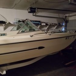 17' Bay Boat W/ 115 Yamaha 2 Stroke Outboard 