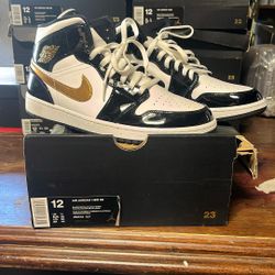Jordan 1 Mid