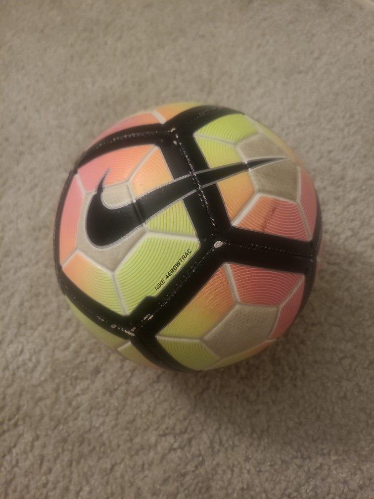 The Nike PL Ordem 4 Soccer Ball