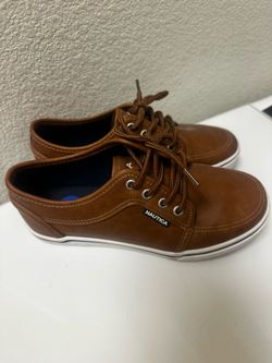 ***PENDING Size 2 youth boys shoes
