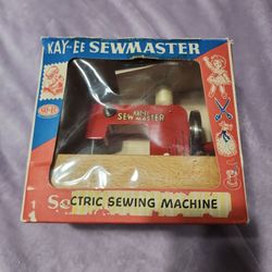 Vintage 1940s German-made KayanEE Sew Master Child's Sewing Machine