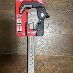 Milwaukee 14”  self adjusting pipe wrench