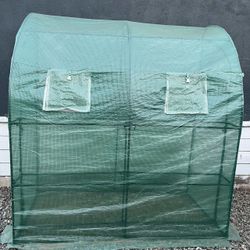 walk in Green house