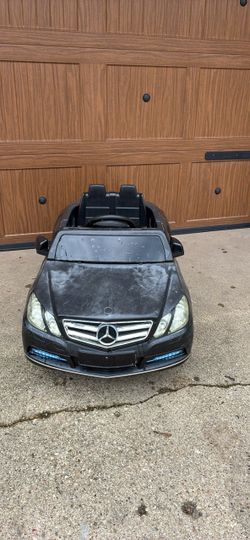 Mercedes-Benz Kids Ride-On Electric Car