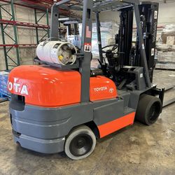 09 Forklift Toyota 11000 Lb