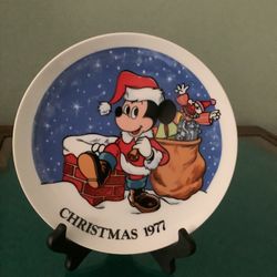 Disney Christmas Plate 1977