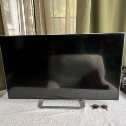 42 inch HD Smart TV (Vizio)