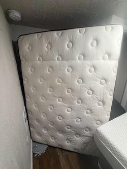 Queen Size Tufted Mattress