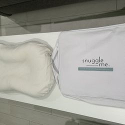 Snuggle Me - Hug Your infant  Baby - Good Condition
