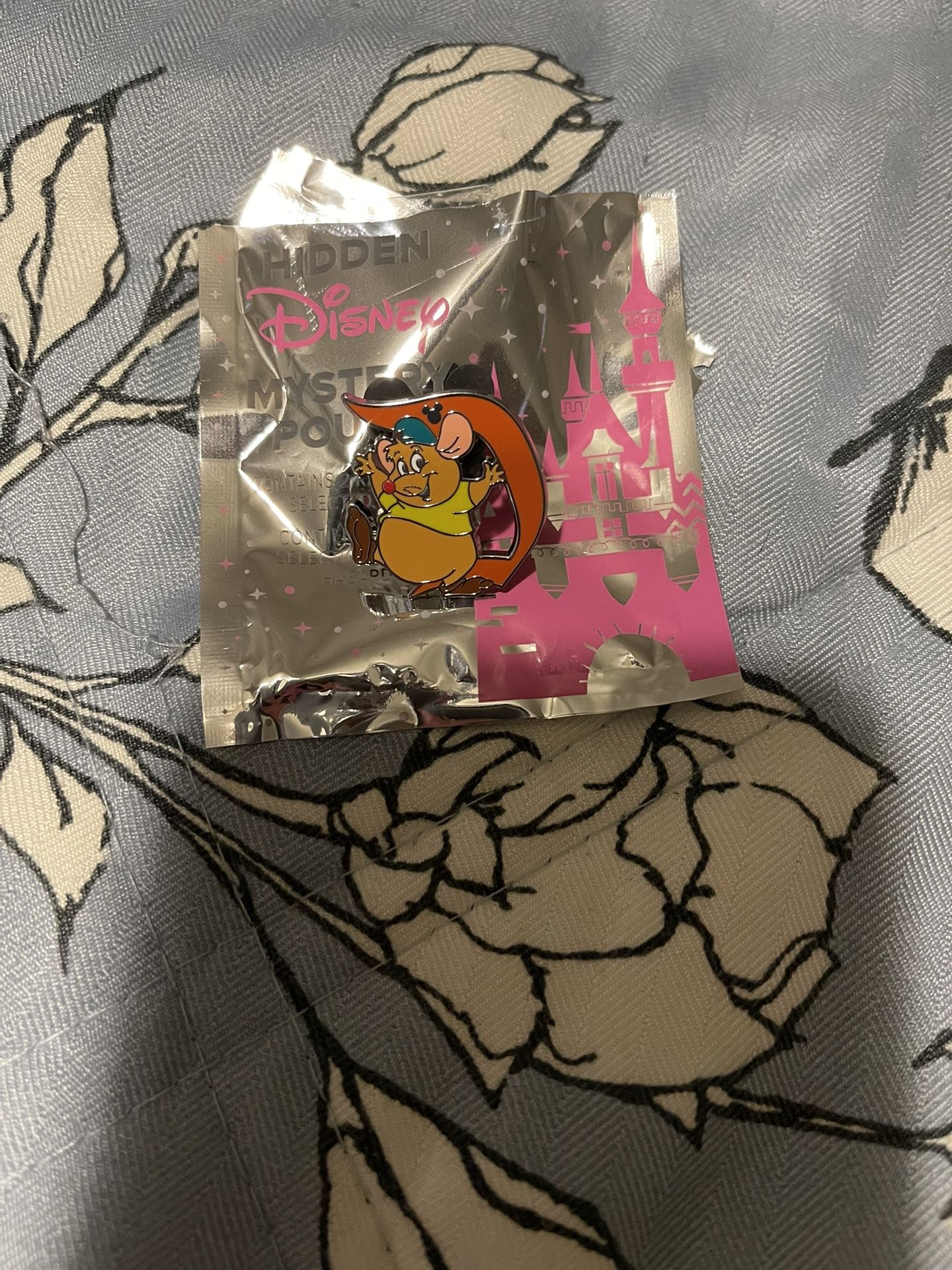 GUS DISNEY HIDDEN CHASER PIN
