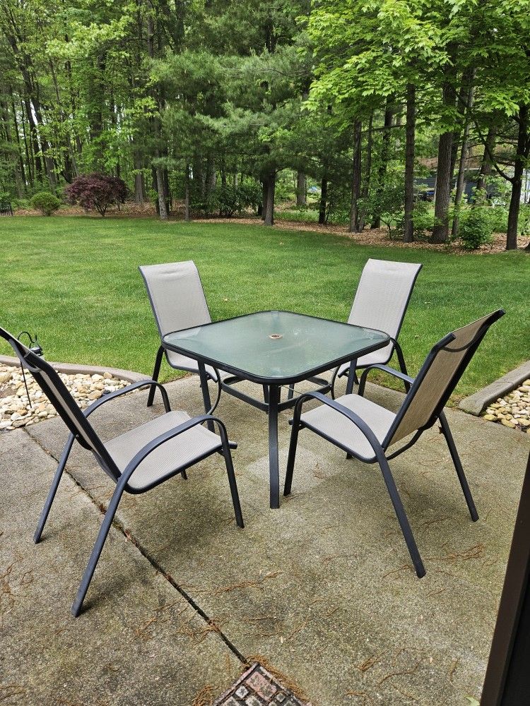 Patio Table & 4 Chairs