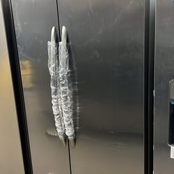New Open Box Frigidaire Side By Side Refrigerator With Internal Water/Ice 