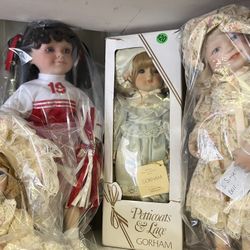 Porcelain Dolls, Lot22