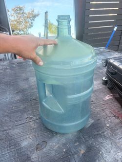 5-GALLON WATER BOTTLE / JUG WITH BUILT-IN HANDLE – $5