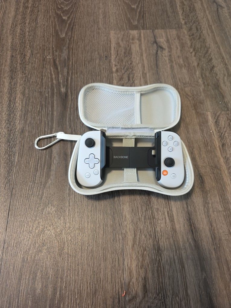 PS5 Backbone USB-C And Case