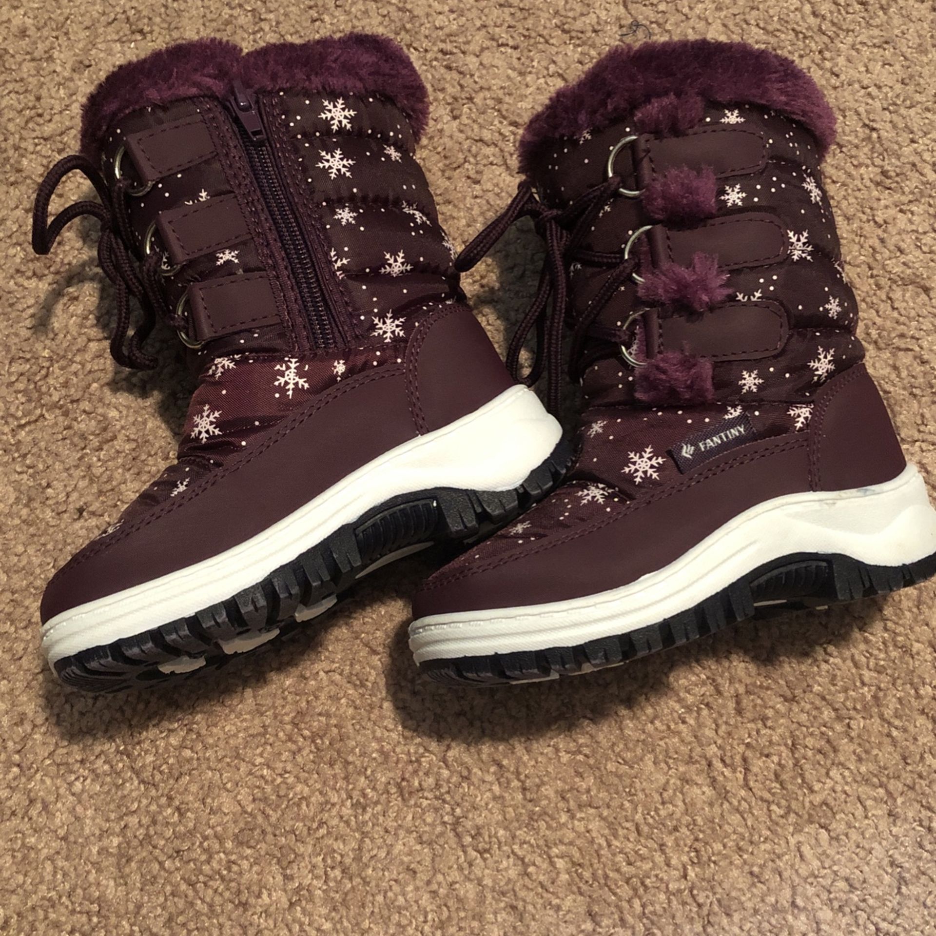 New Little Girl Shoes Size 8