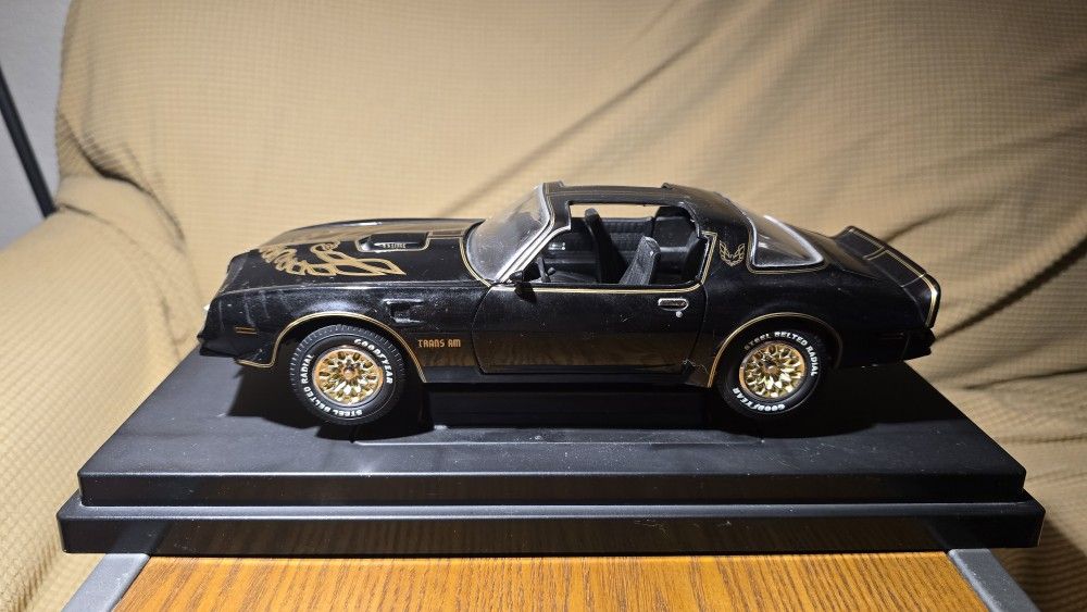 DIECAST 1977 PONTIAC FIREBIRD