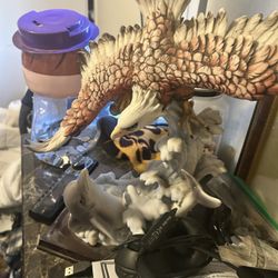 Collector Items, Eagle Statues