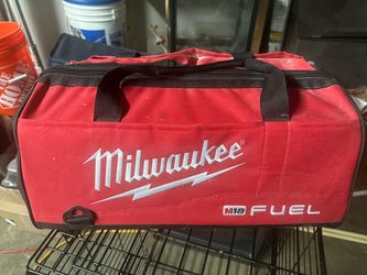 Milwaukee M18 FUEL Circular Saw Kit with Battery, Charger, and Bag