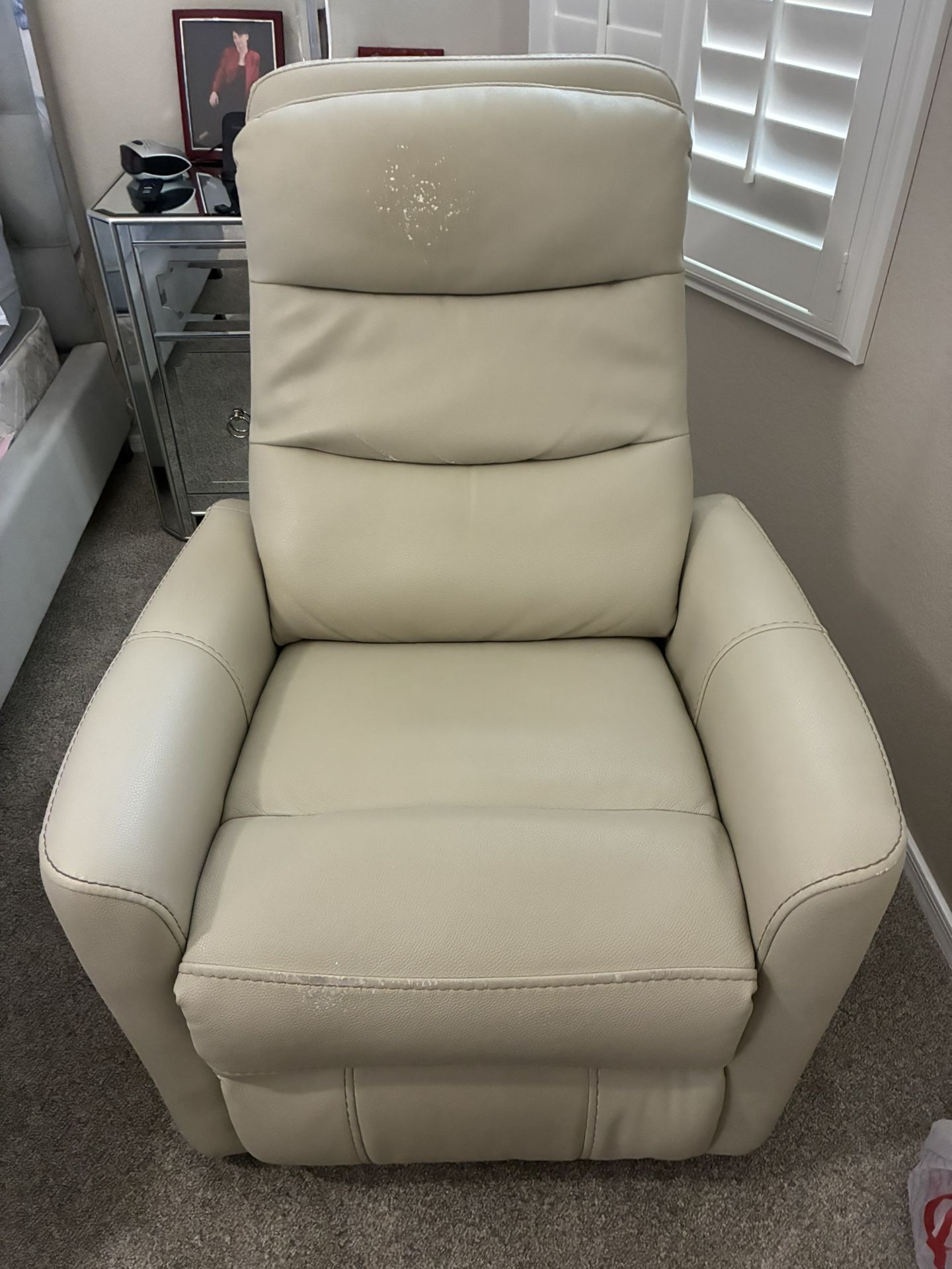 2 Recliner Chairs