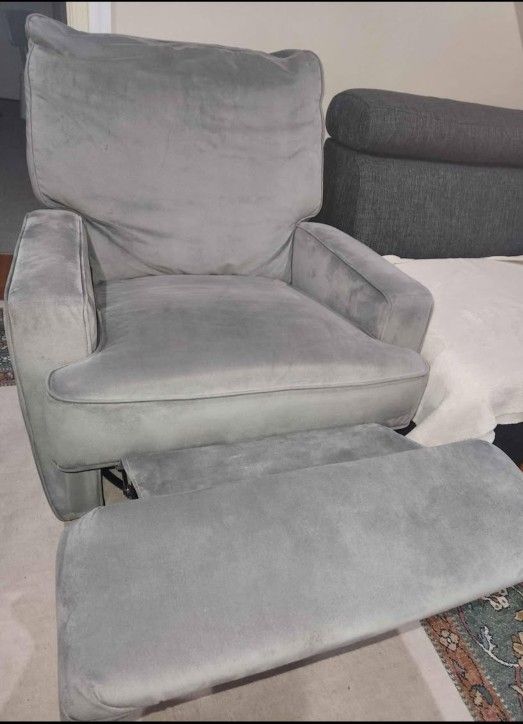 Nursing Chair 