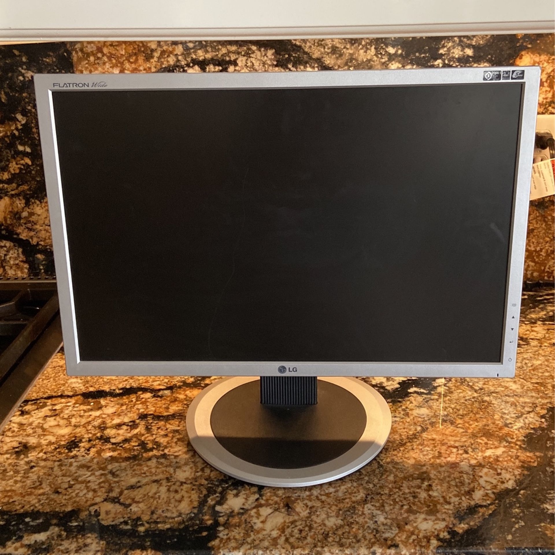 Computer Monitor 20”