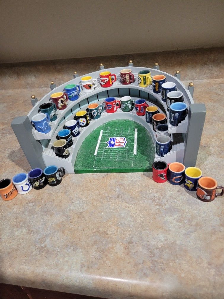 Half Shell NFL Stadium With 32 Teams Cups