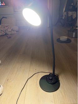 3-Mode Desk Lamp w/ USB charging port