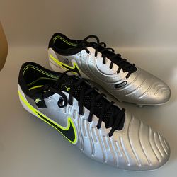 Nike Tiempo legend 10 SG Pro soccer shoes
