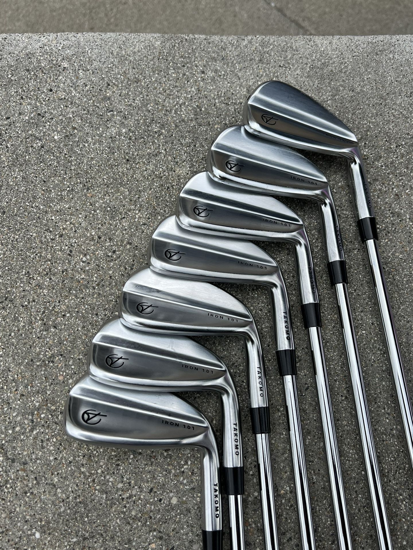 Like new takomo 101 Irons, Regular Flex 4-PW