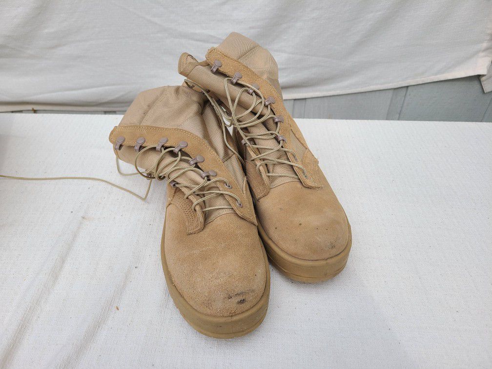 McRae Hot Weather Military Combat Boots

Size 11,5