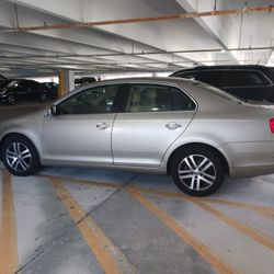 Car For Sale! HIT ME UP 