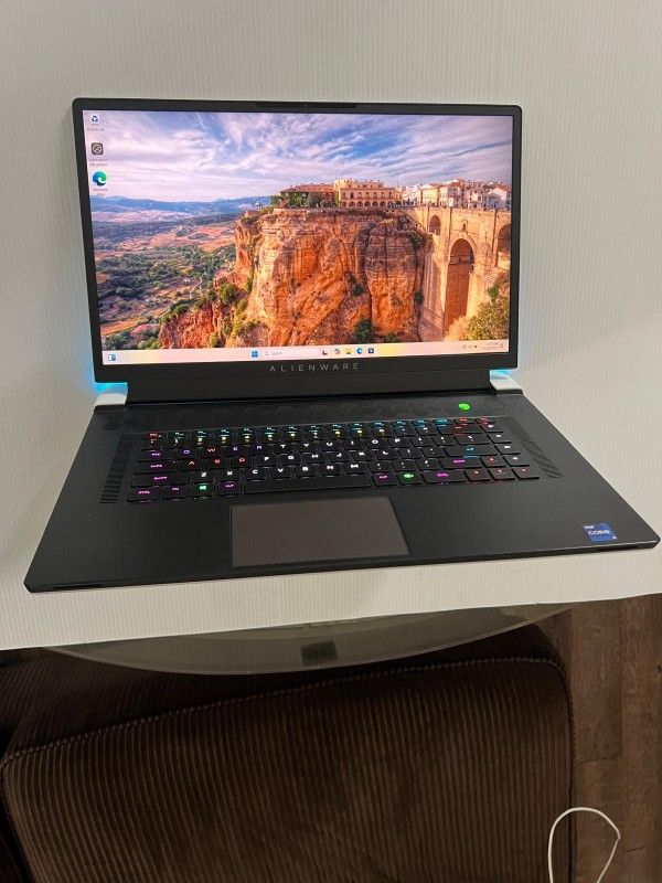 Gaming Laptop Alienware X17 R1 Intel Core i9 16Gb Ram 512Gb SSD RTX 3080 16Gb Vram Like New Open To Trades