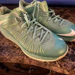Nike Mint Green Athletic Sneaker 