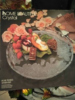 Round crystal platter
