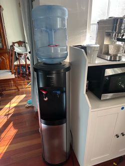 Frigidaire Water Dispenser