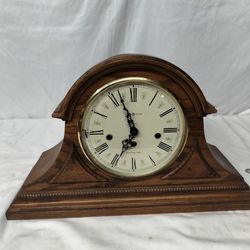 Mantle Clock.. Howard Miller Worthington..