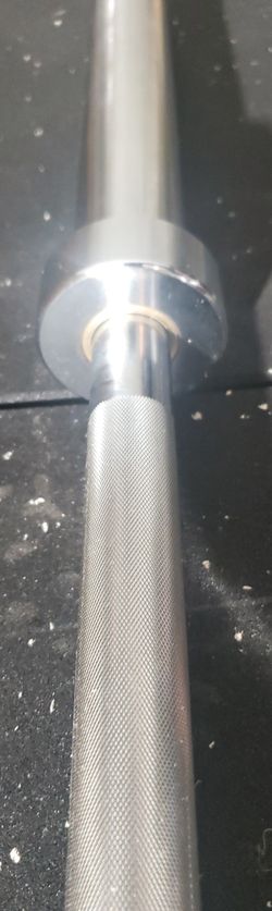 New Olympic 7ft, 45lbs Barbell. Bushings Includes Clips